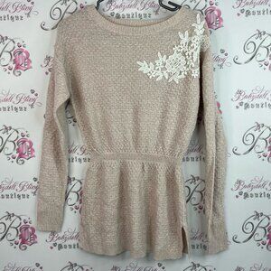 RW&CO. Sweater floral flowers beige white Cream Knit Sweater cinch waist